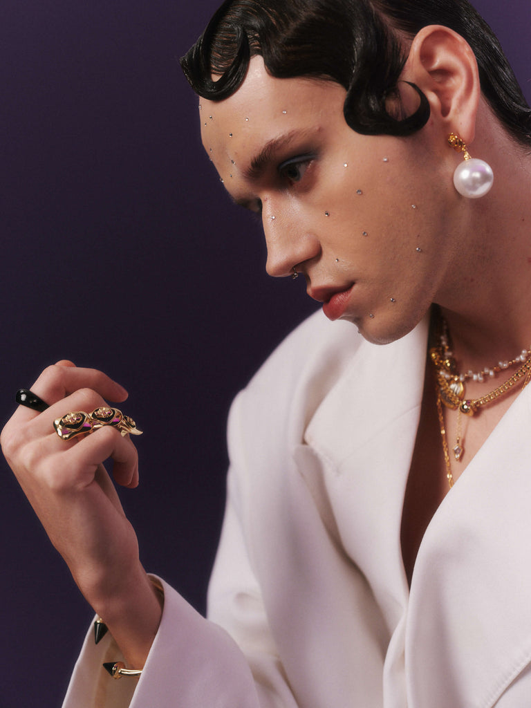 How Pearl Necklaces Became the Perfect Gift Choice for Modern Men