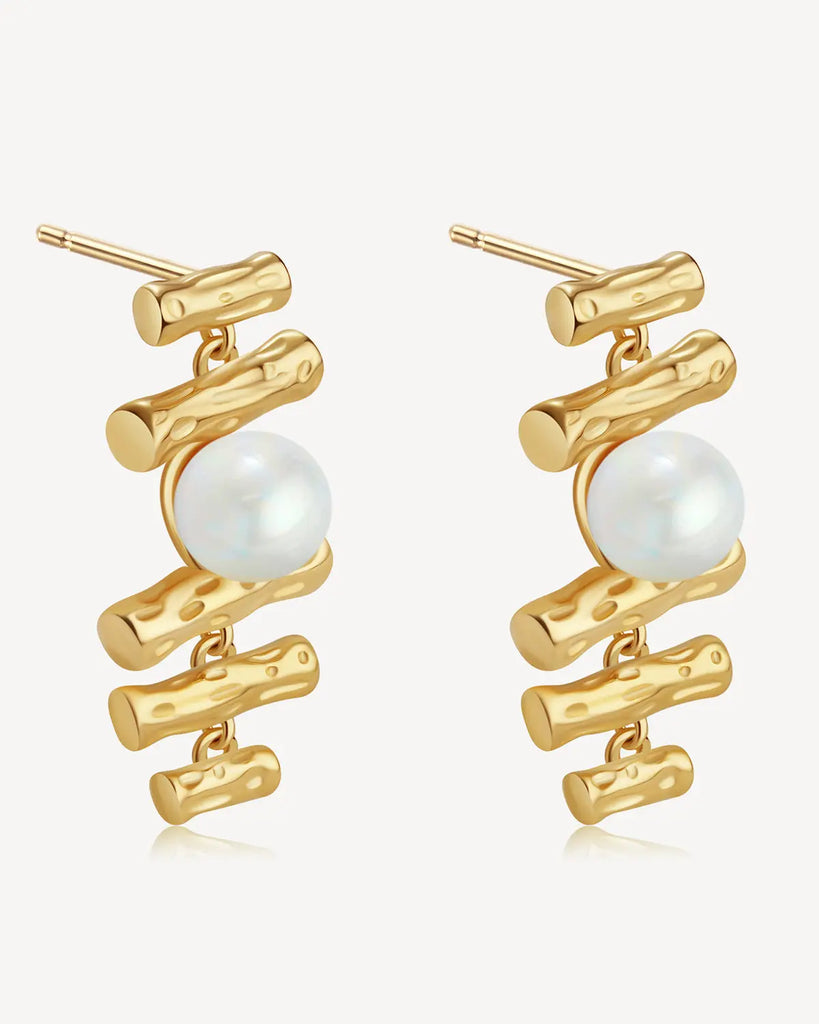18k Gold Baroque Charming Pearl Affinity Dangles