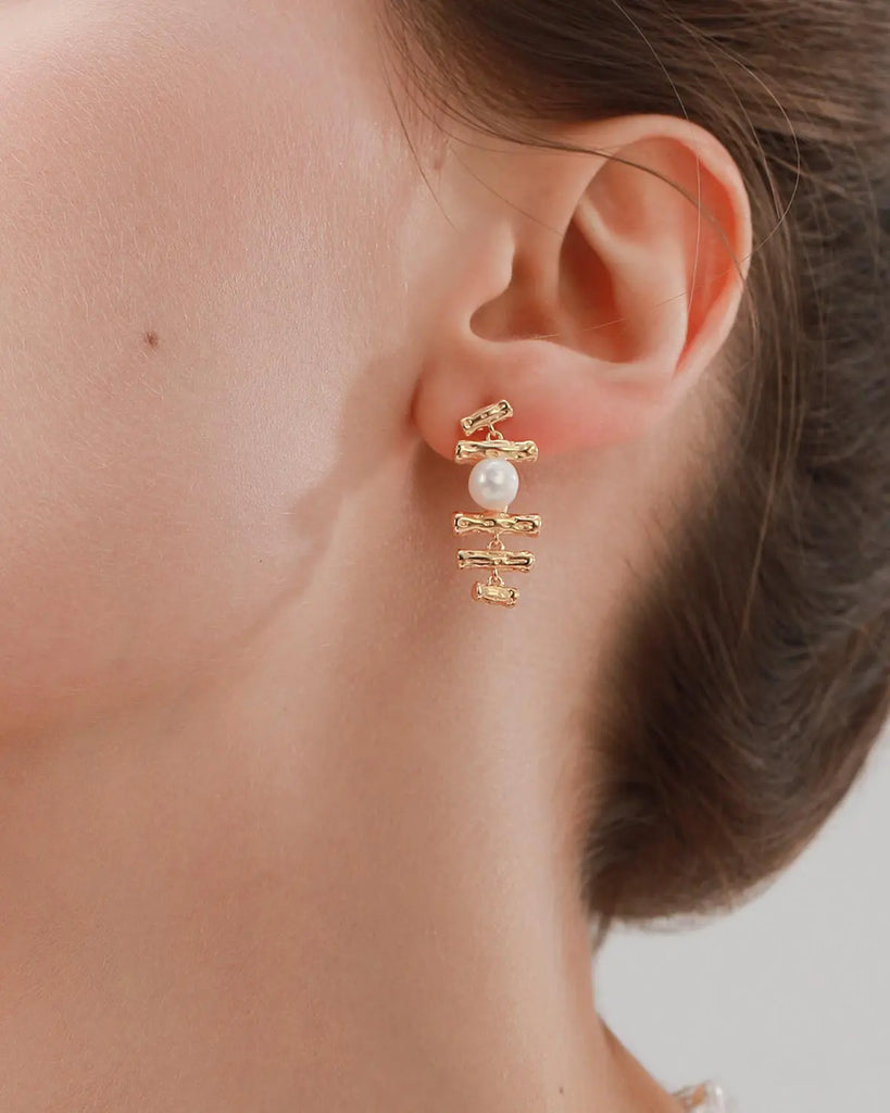 18k Gold Baroque Charming Pearl Affinity Dangles