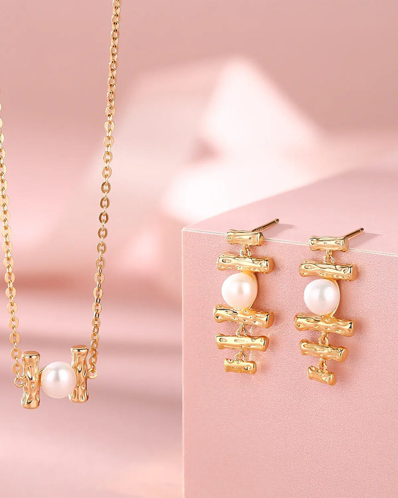 18k Gold Baroque Charming Pearl Affinity Dangles