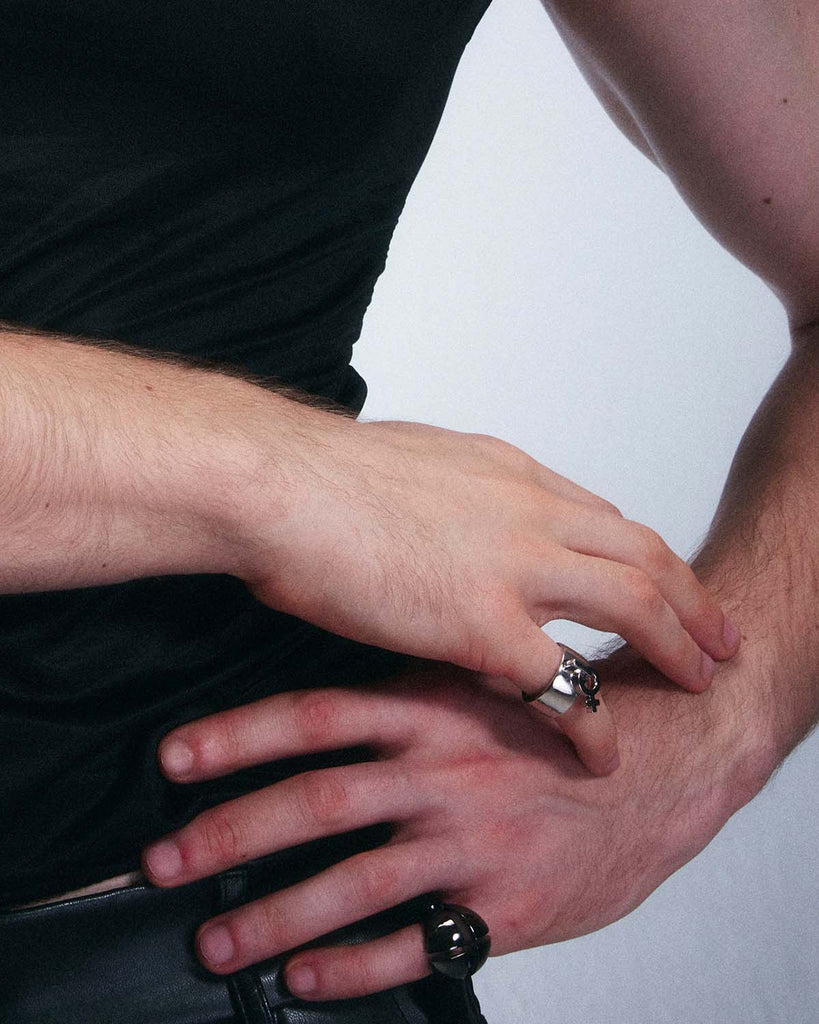 Feminine Symbol Pendant Ring OLUV Jewelry