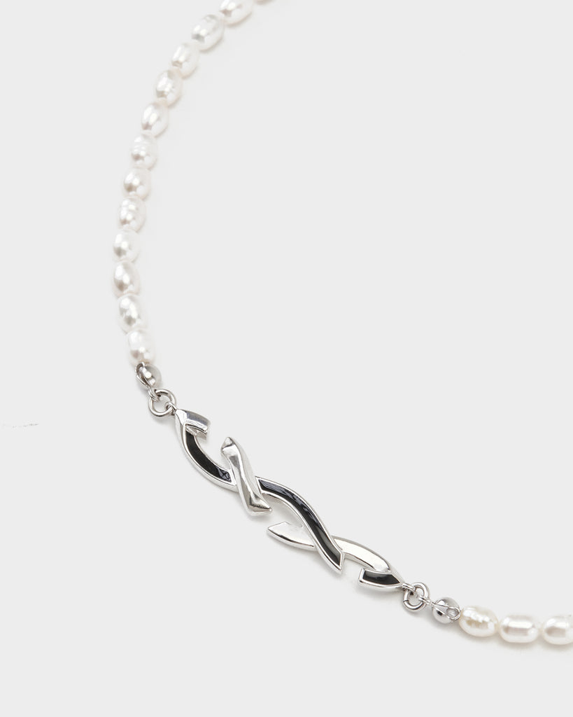 arrow choker, compass choker, adventure choker